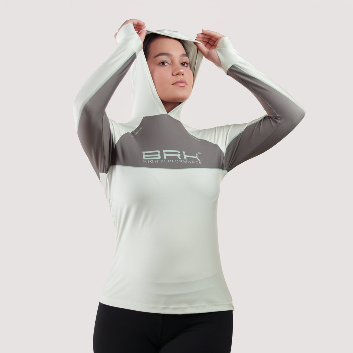 Camisa de Pesca Feminina Brk com Capuz Hybrid Cinza Bege com Proteção Solar UV50+