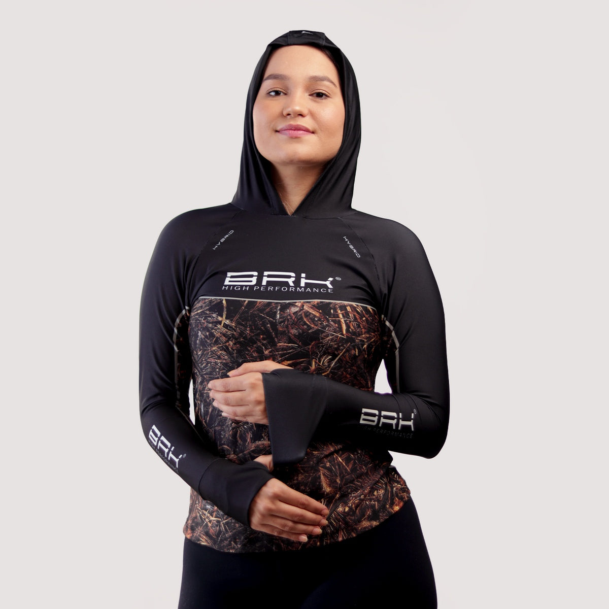 Camisa de Pesca Feminina Brk com Capuz Hybrid Black Real Tree com Proteção Solar UV50+